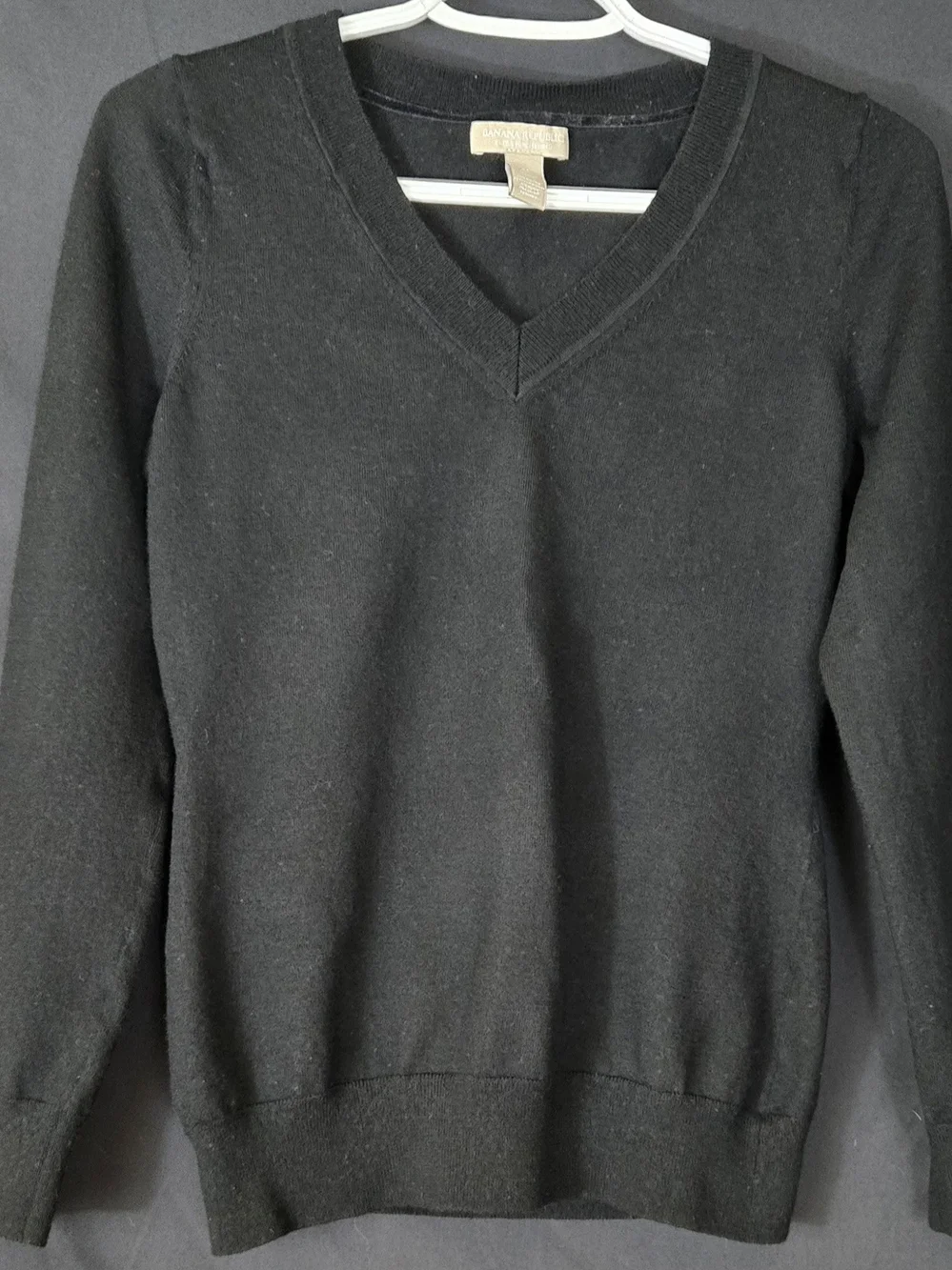 Banana Republic Men’s Black V-Neck Sweater#669